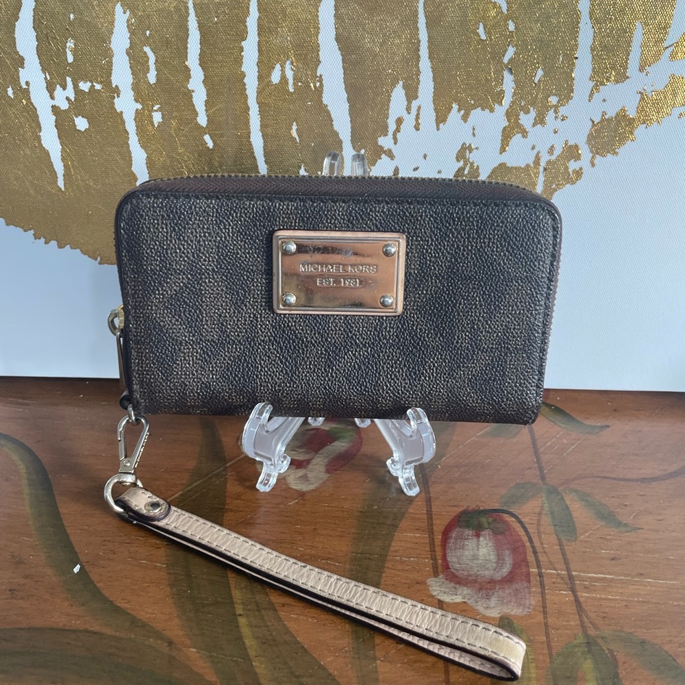 Michael Kors Brown “Jet Set”Wristlet Wallet